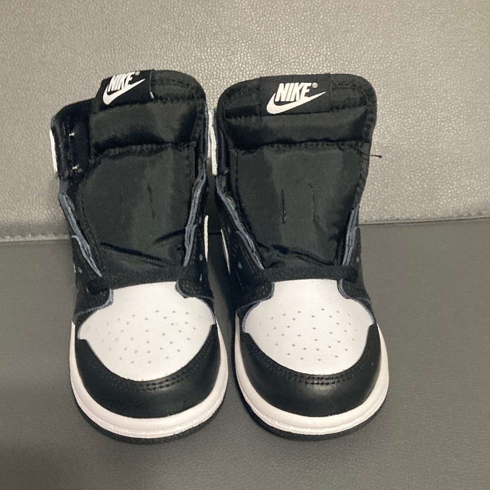 Jordan 1 Retro High OG TD - Picture 3 of 7